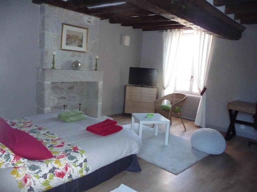 La Maison d'à Côté Bed and Breakfast Alençon Habitación foto